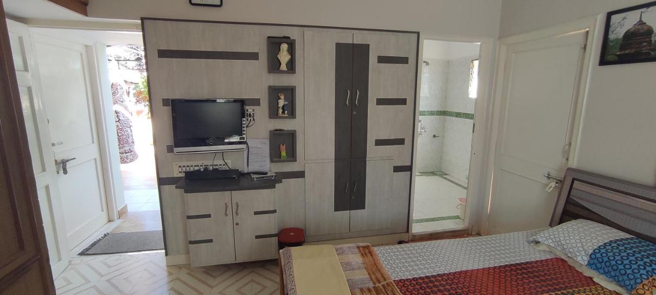 "Go Desert" Homestay Bhuj Exterior photo