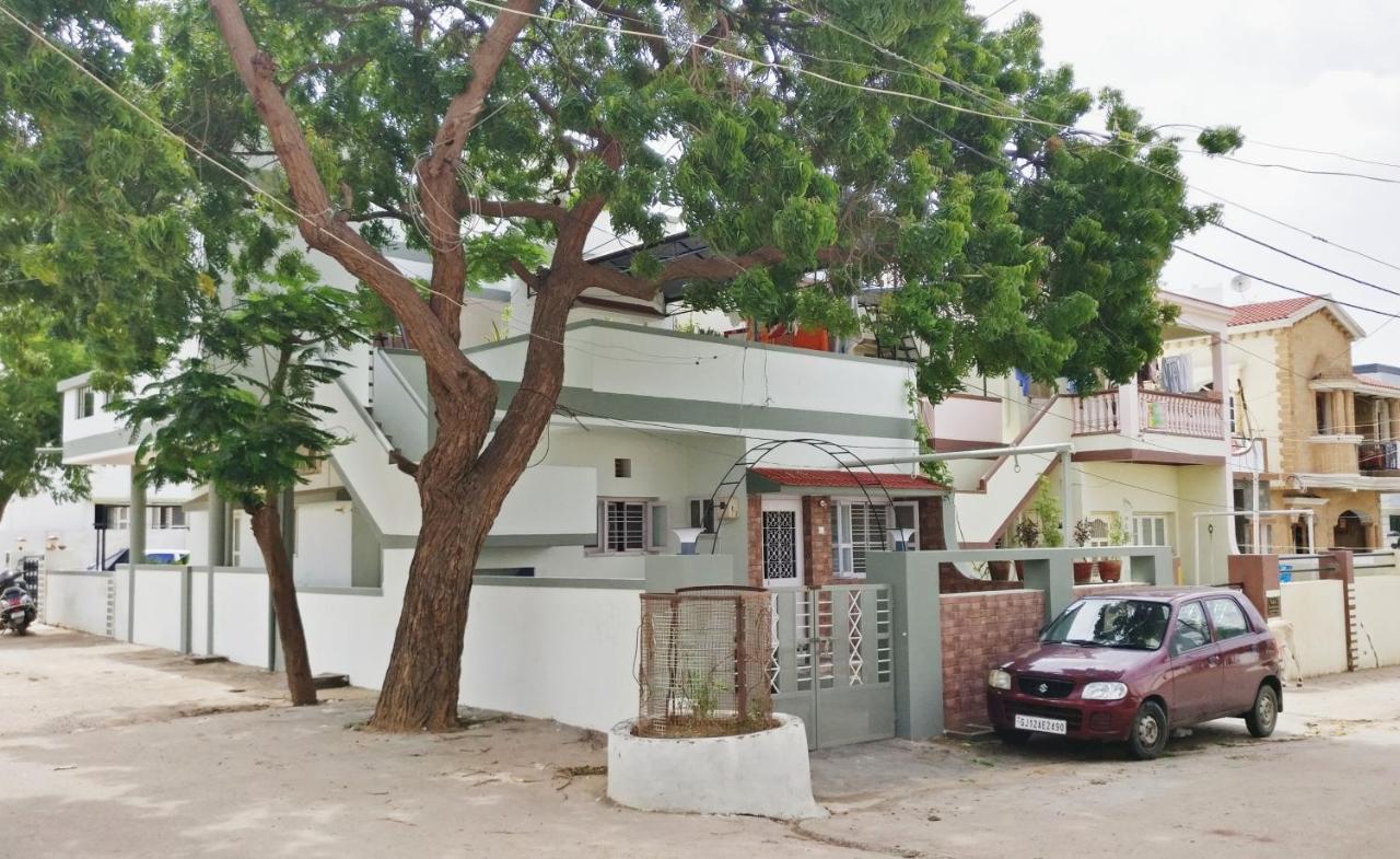 "Go Desert" Homestay Bhuj Exterior photo